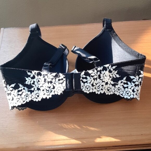 Wacoal Black Plunge Push-Up Bra Delicate Lace 32DD - Picture 1 of 6